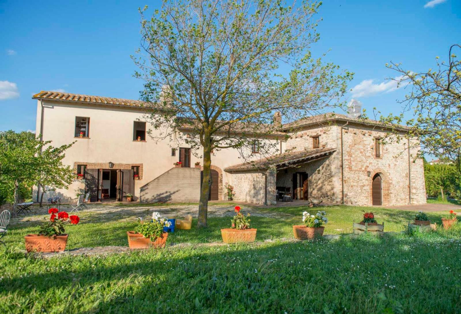 Agriturismo Piano Grande Avigliano Umbro Exterior foto